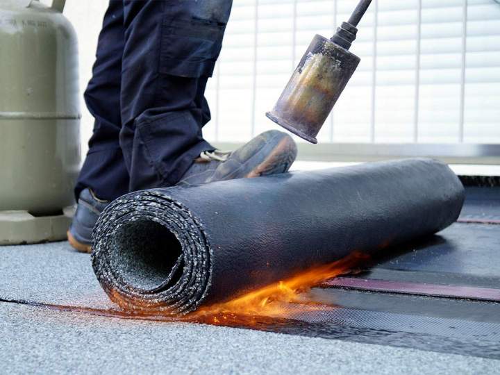 Application de résine d'étanchéité sur dalle en béton  Vindry-sur-Turdine